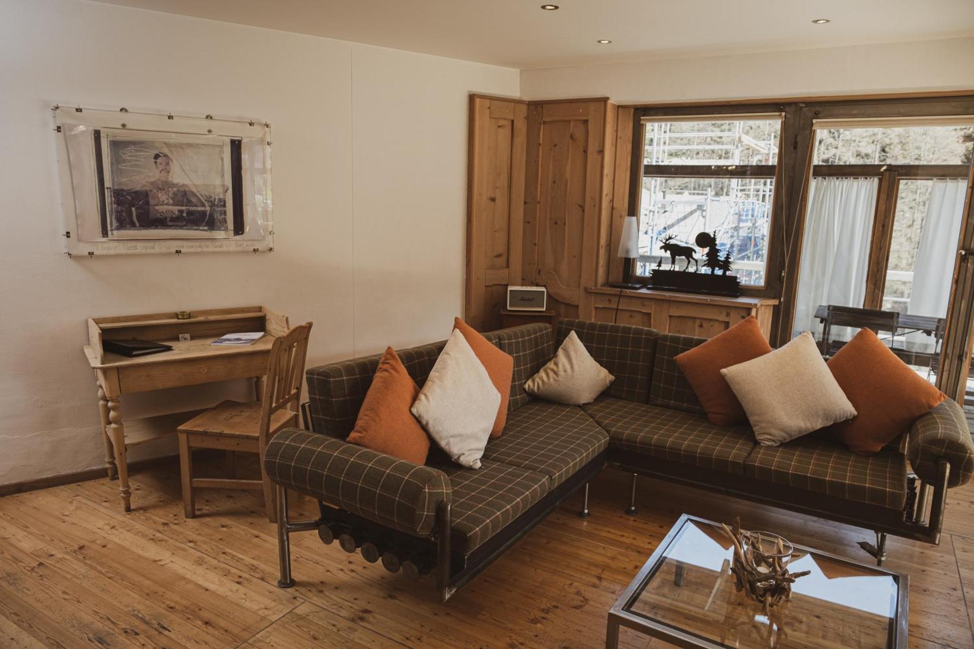 Backstage Hotel Serviced Apartments Zermatt Exterior foto